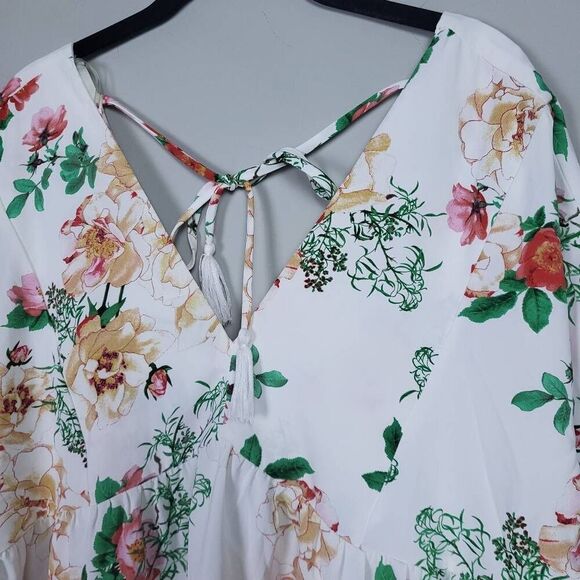 Entro Womens Floral Babydoll Top Size Large White Pink V Neck Boho Flowy NWT - Picture 3 of 7